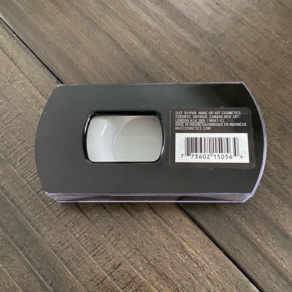 M·A·C Lashes | 41 - Picture 2 of 3